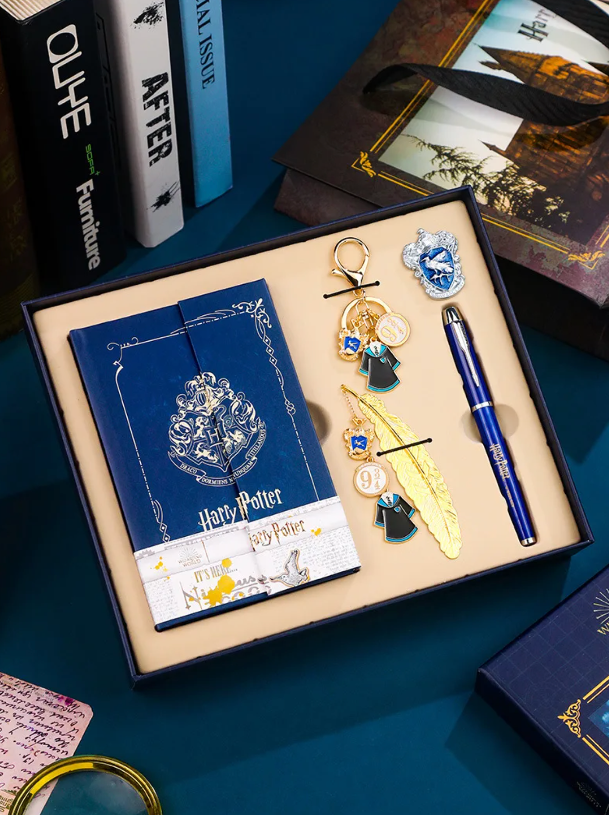 Set de regalo  Harry Potter Libreta, Pin, Boligrafo, Llavero y Marca Libro Ravenclaw